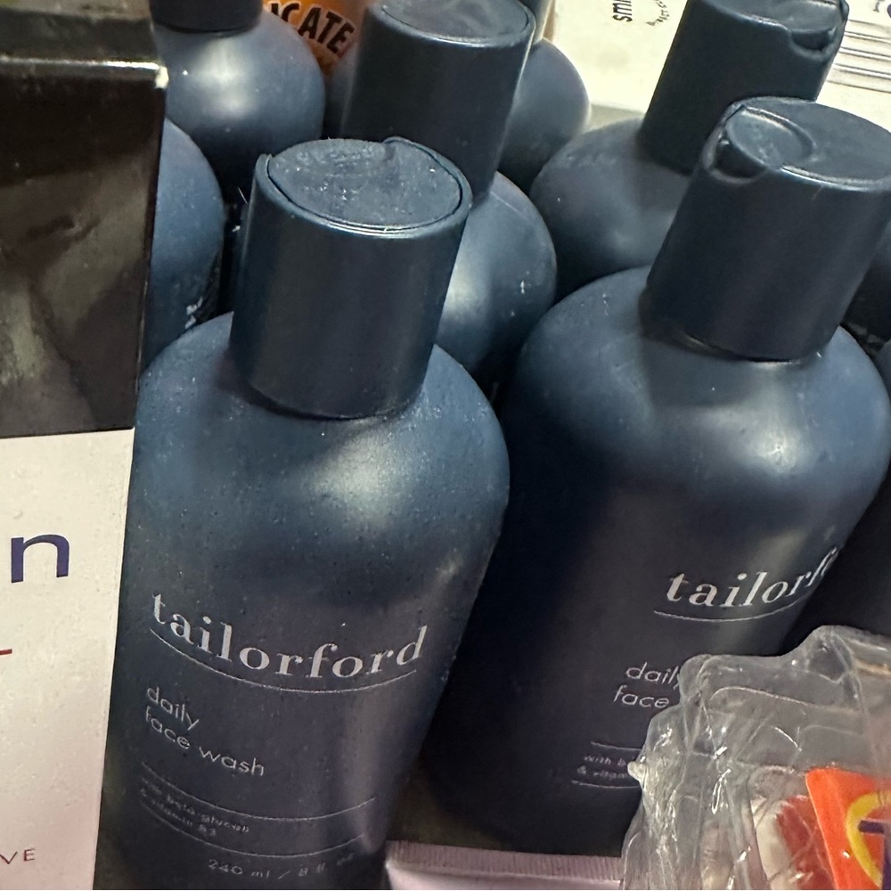 Tailorford Face Wash Hydrating Facial Cleanser with Niacinamide and Beta Glucan - Picture 8 of 8